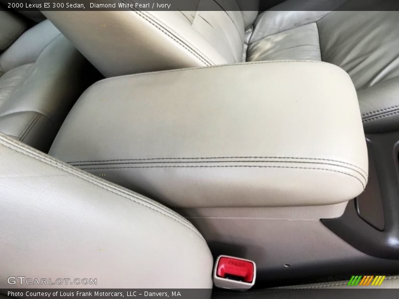 Diamond White Pearl / Ivory 2000 Lexus ES 300 Sedan