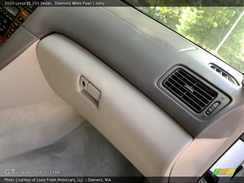 Diamond White Pearl / Ivory 2000 Lexus ES 300 Sedan