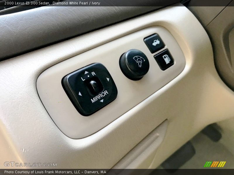 Diamond White Pearl / Ivory 2000 Lexus ES 300 Sedan