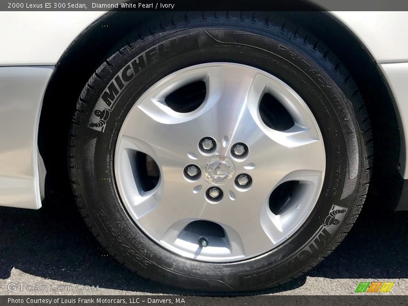 Diamond White Pearl / Ivory 2000 Lexus ES 300 Sedan