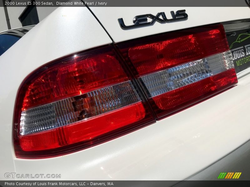 Diamond White Pearl / Ivory 2000 Lexus ES 300 Sedan