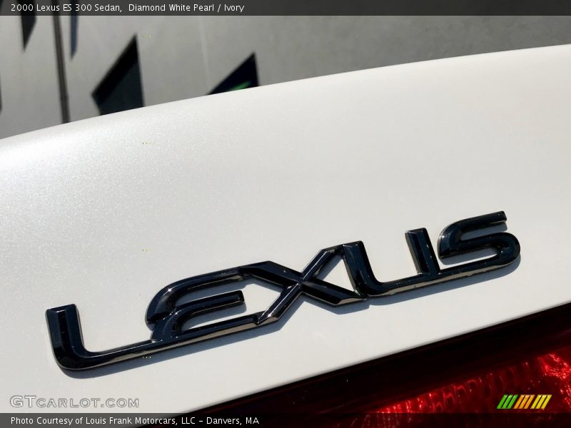Diamond White Pearl / Ivory 2000 Lexus ES 300 Sedan