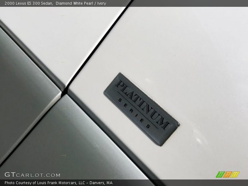 Diamond White Pearl / Ivory 2000 Lexus ES 300 Sedan