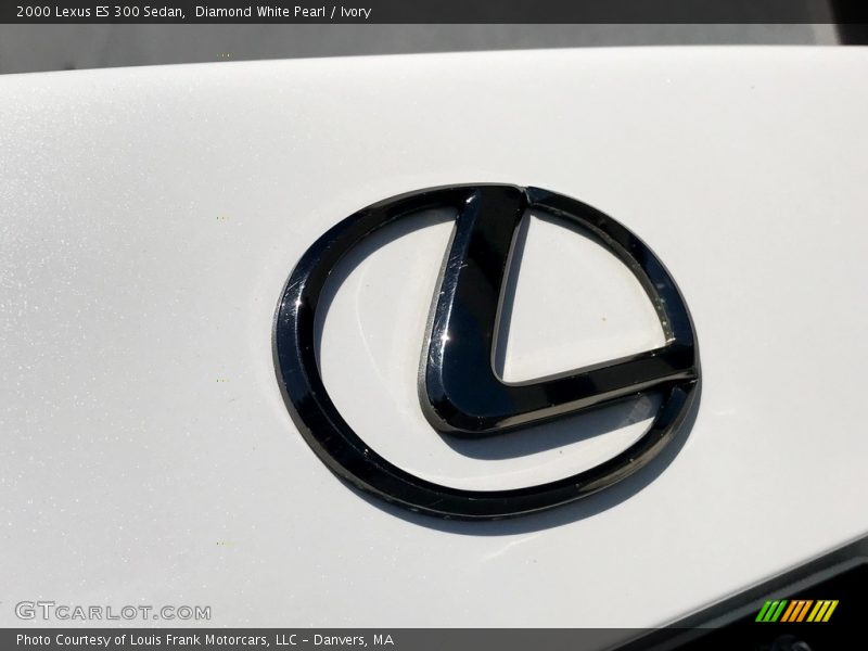 Diamond White Pearl / Ivory 2000 Lexus ES 300 Sedan