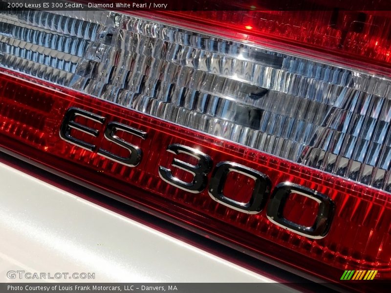 Diamond White Pearl / Ivory 2000 Lexus ES 300 Sedan