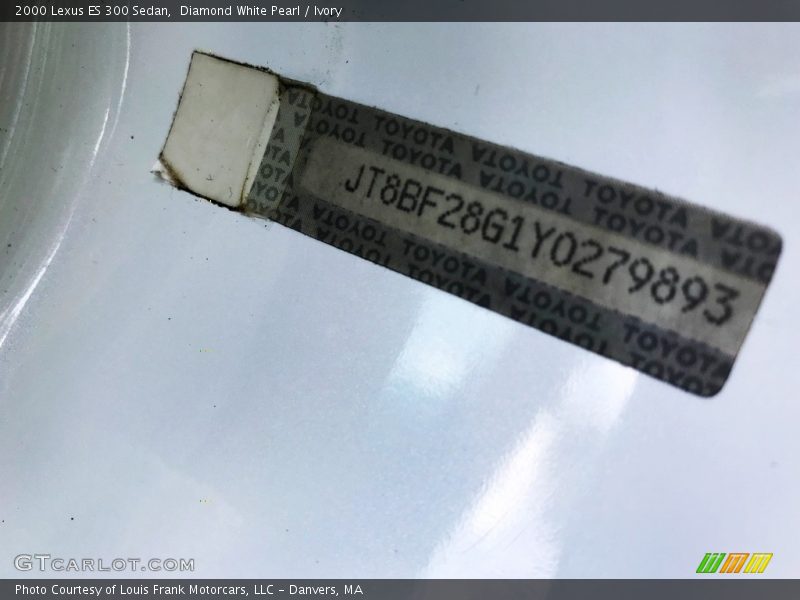 Diamond White Pearl / Ivory 2000 Lexus ES 300 Sedan