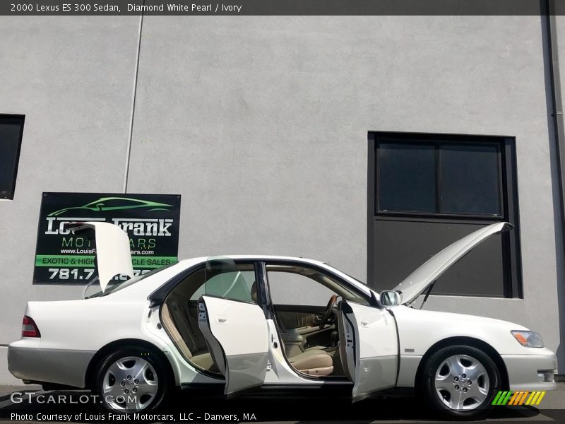 Diamond White Pearl / Ivory 2000 Lexus ES 300 Sedan