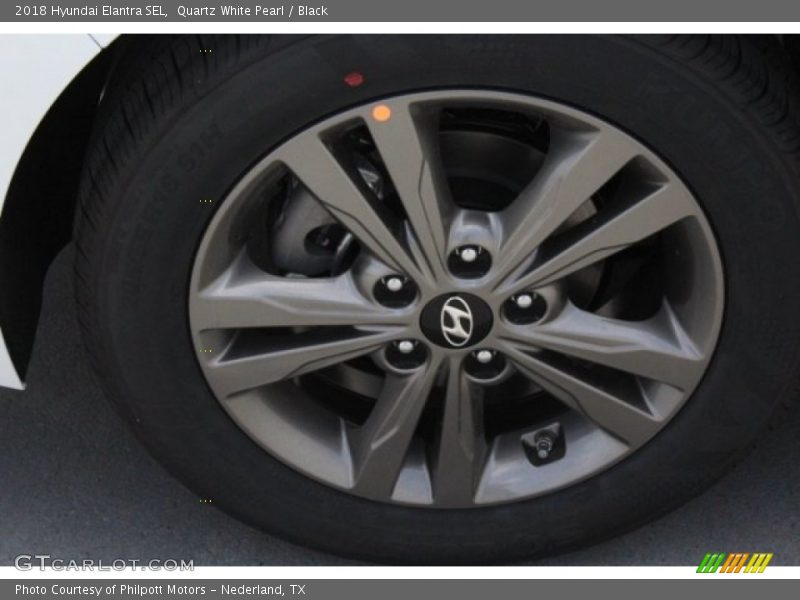 Quartz White Pearl / Black 2018 Hyundai Elantra SEL