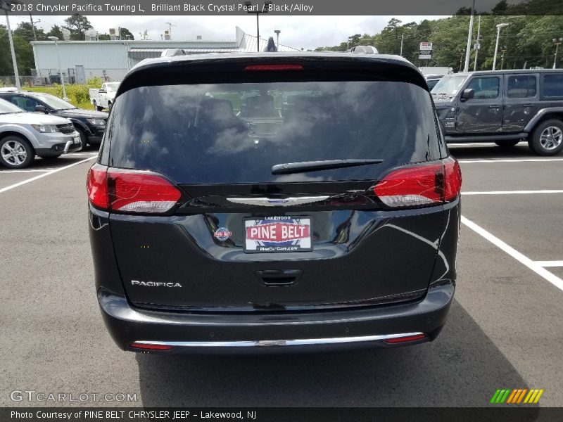 Brilliant Black Crystal Pearl / Black/Alloy 2018 Chrysler Pacifica Touring L