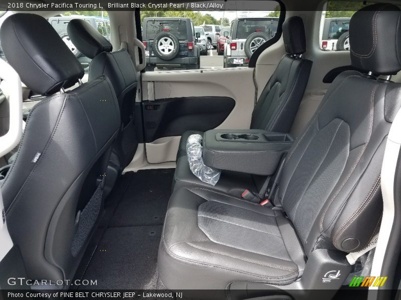 Brilliant Black Crystal Pearl / Black/Alloy 2018 Chrysler Pacifica Touring L