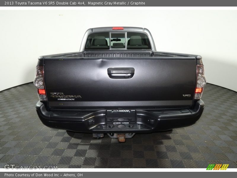 Magnetic Gray Metallic / Graphite 2013 Toyota Tacoma V6 SR5 Double Cab 4x4