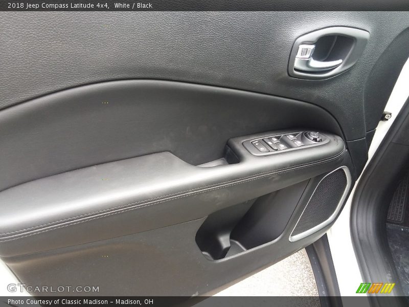 White / Black 2018 Jeep Compass Latitude 4x4