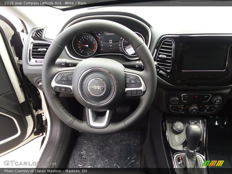 White / Black 2018 Jeep Compass Latitude 4x4