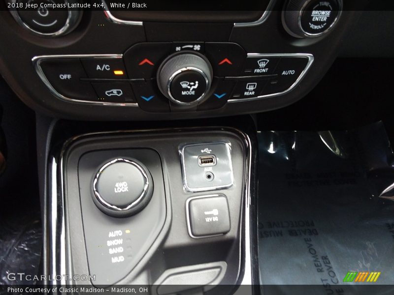 White / Black 2018 Jeep Compass Latitude 4x4