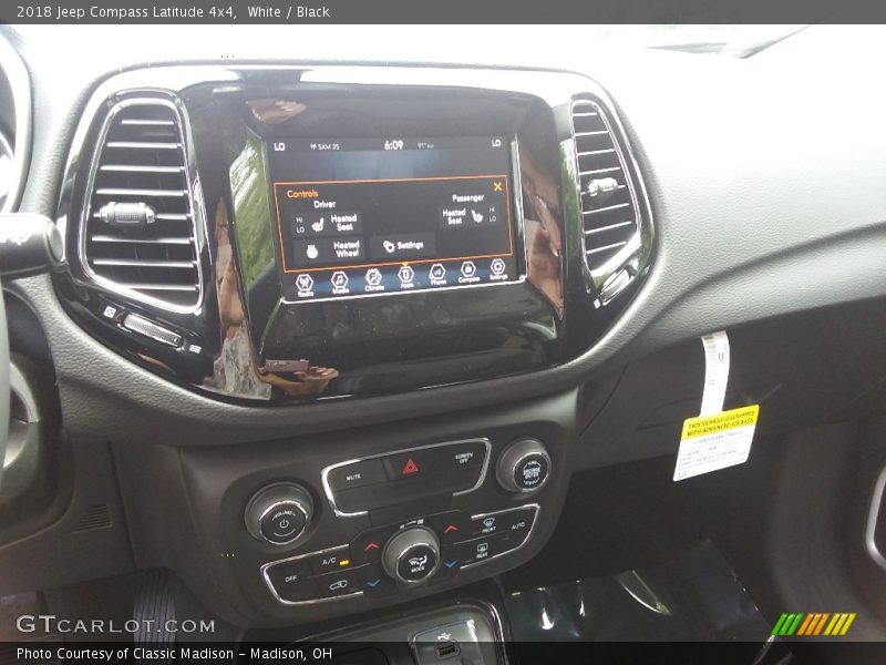 White / Black 2018 Jeep Compass Latitude 4x4