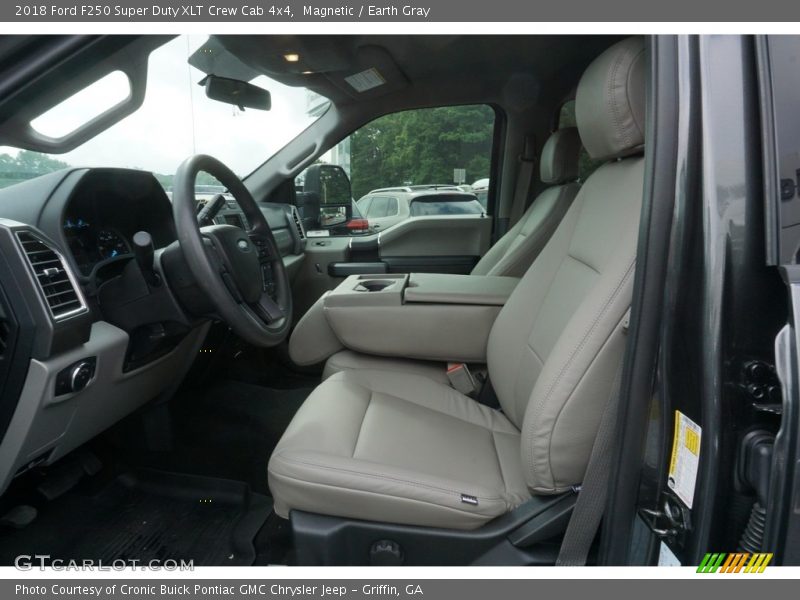 Magnetic / Earth Gray 2018 Ford F250 Super Duty XLT Crew Cab 4x4