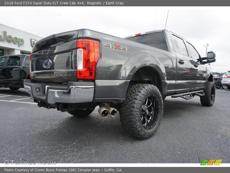 Magnetic / Earth Gray 2018 Ford F250 Super Duty XLT Crew Cab 4x4