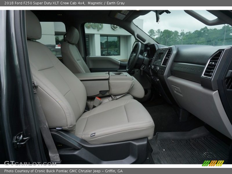 Magnetic / Earth Gray 2018 Ford F250 Super Duty XLT Crew Cab 4x4
