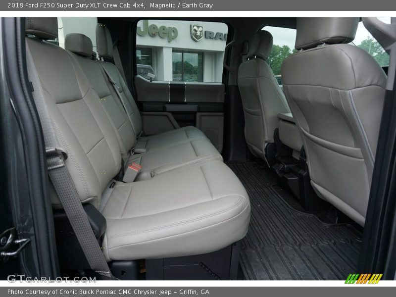 Magnetic / Earth Gray 2018 Ford F250 Super Duty XLT Crew Cab 4x4