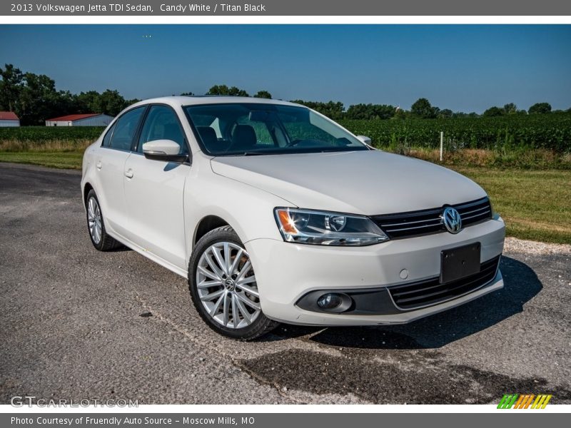 Candy White / Titan Black 2013 Volkswagen Jetta TDI Sedan