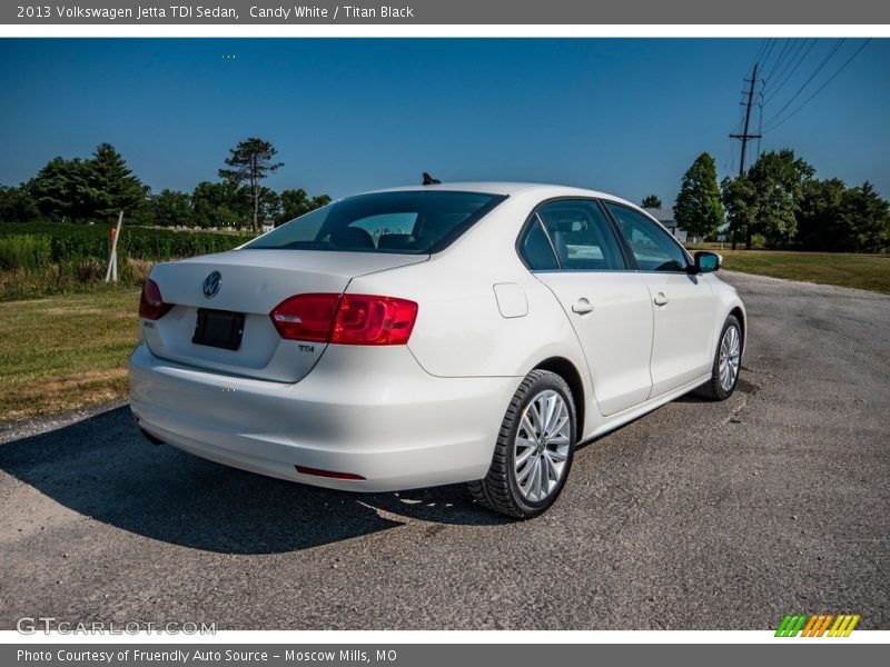Candy White / Titan Black 2013 Volkswagen Jetta TDI Sedan