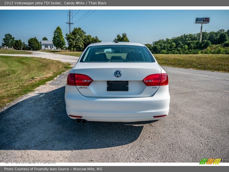 Candy White / Titan Black 2013 Volkswagen Jetta TDI Sedan