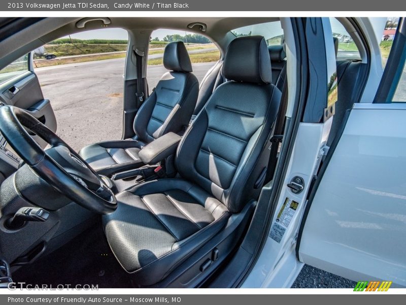Candy White / Titan Black 2013 Volkswagen Jetta TDI Sedan