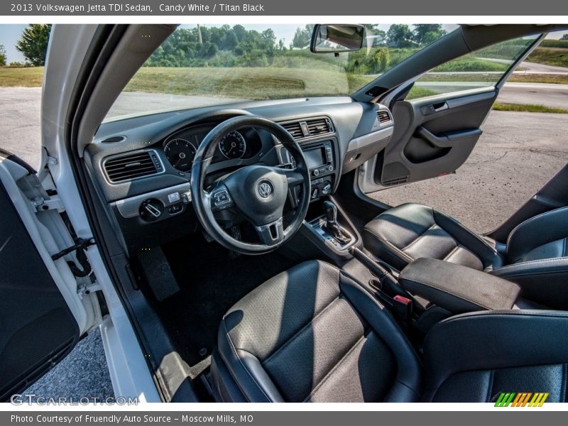 Candy White / Titan Black 2013 Volkswagen Jetta TDI Sedan