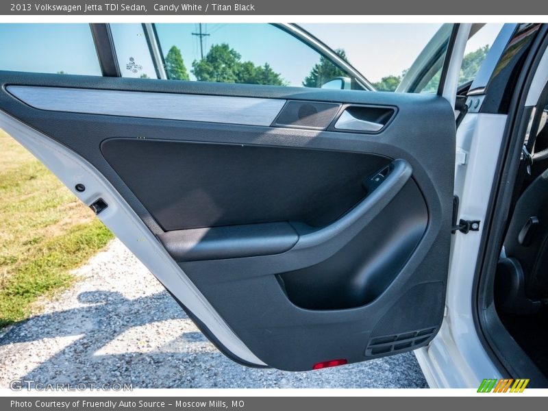 Candy White / Titan Black 2013 Volkswagen Jetta TDI Sedan