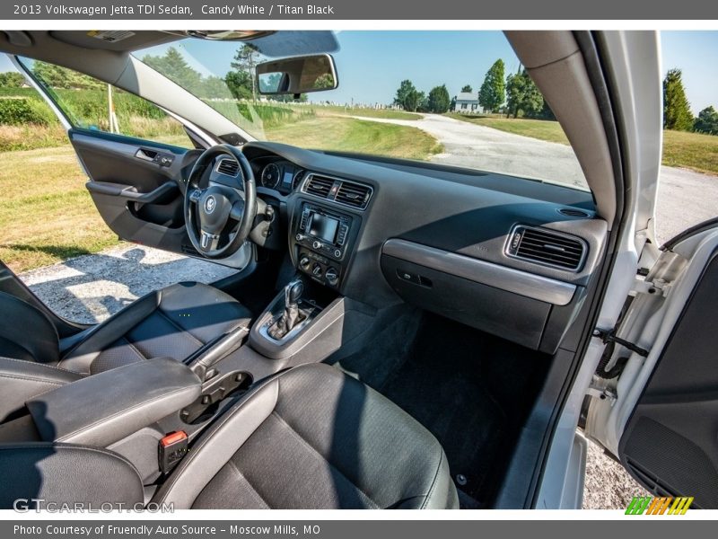 Candy White / Titan Black 2013 Volkswagen Jetta TDI Sedan