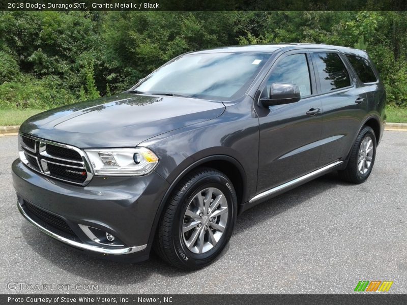 Front 3/4 View of 2018 Durango SXT