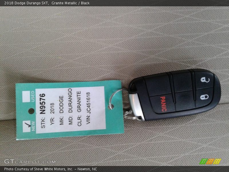 Granite Metallic / Black 2018 Dodge Durango SXT