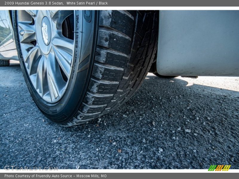 White Satin Pearl / Black 2009 Hyundai Genesis 3.8 Sedan