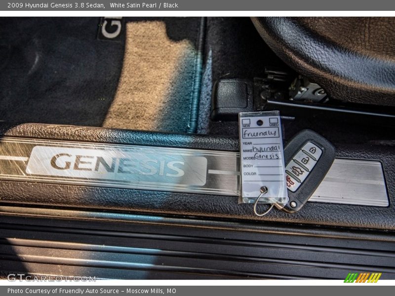 White Satin Pearl / Black 2009 Hyundai Genesis 3.8 Sedan