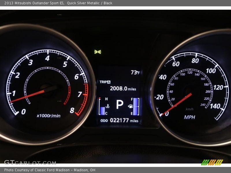 Quick Silver Metallic / Black 2013 Mitsubishi Outlander Sport ES