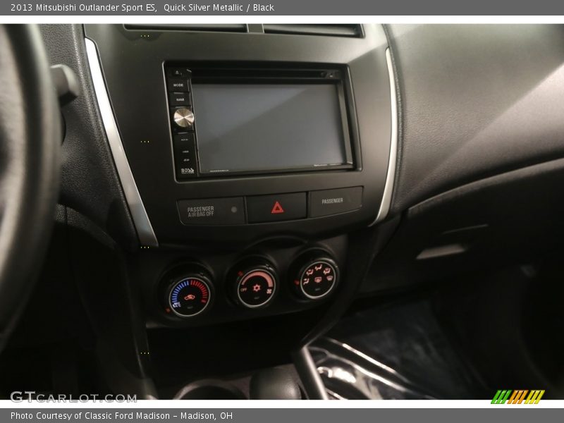 Quick Silver Metallic / Black 2013 Mitsubishi Outlander Sport ES