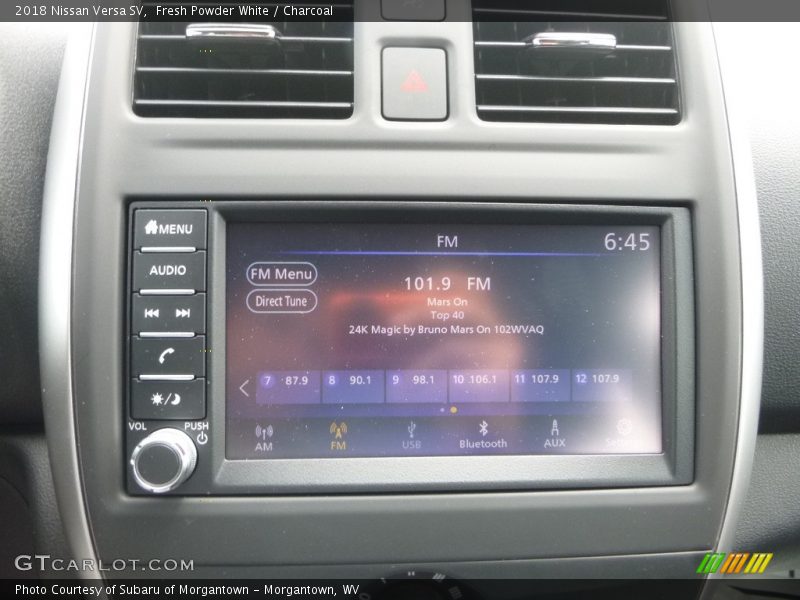 Fresh Powder White / Charcoal 2018 Nissan Versa SV
