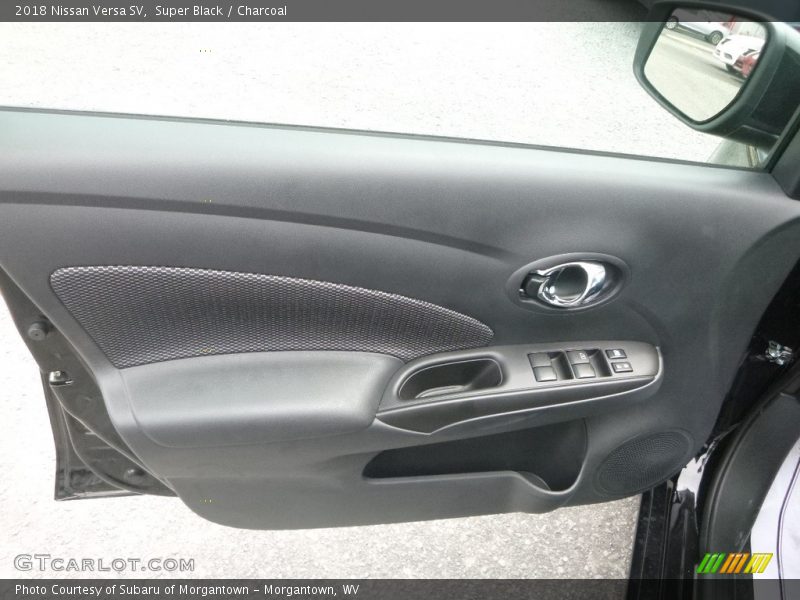 Super Black / Charcoal 2018 Nissan Versa SV