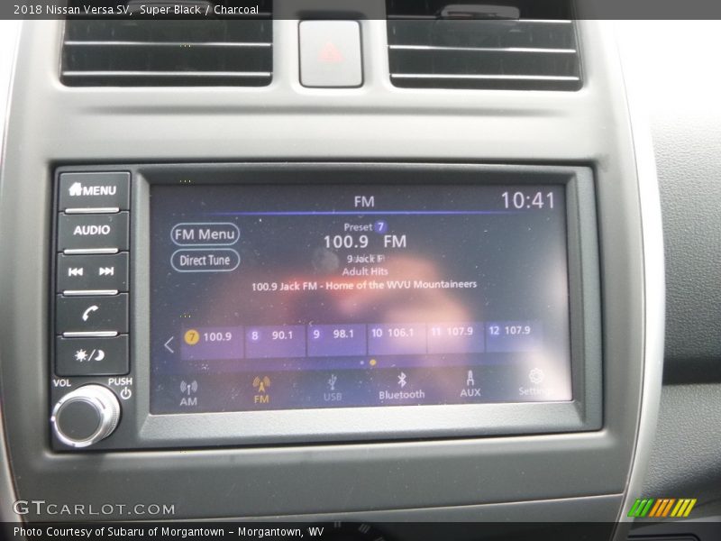Super Black / Charcoal 2018 Nissan Versa SV