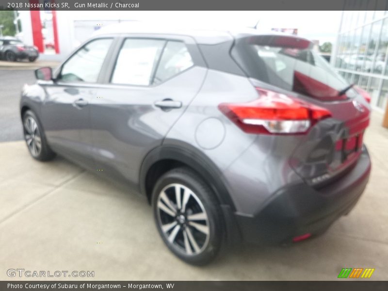 Gun Metallic / Charcoal 2018 Nissan Kicks SR