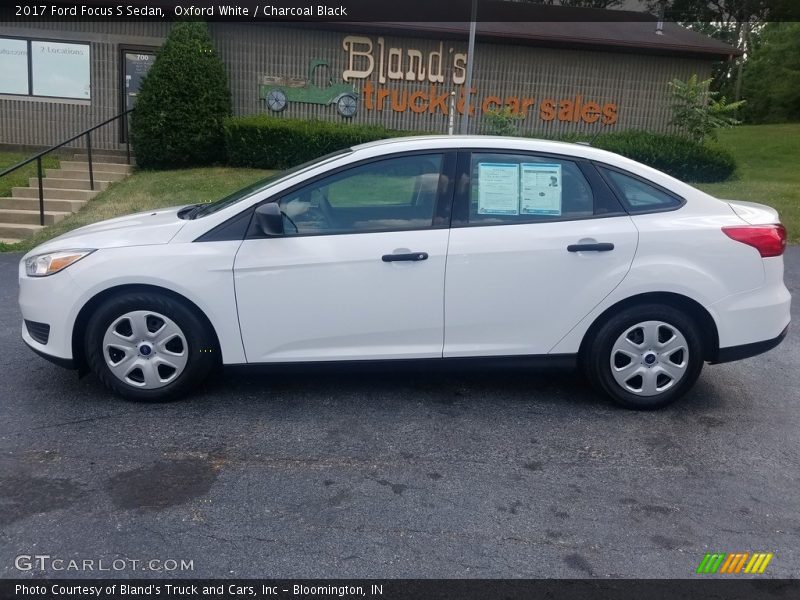 Oxford White / Charcoal Black 2017 Ford Focus S Sedan