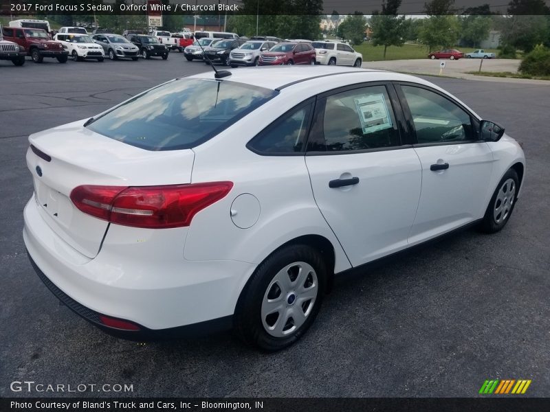 Oxford White / Charcoal Black 2017 Ford Focus S Sedan