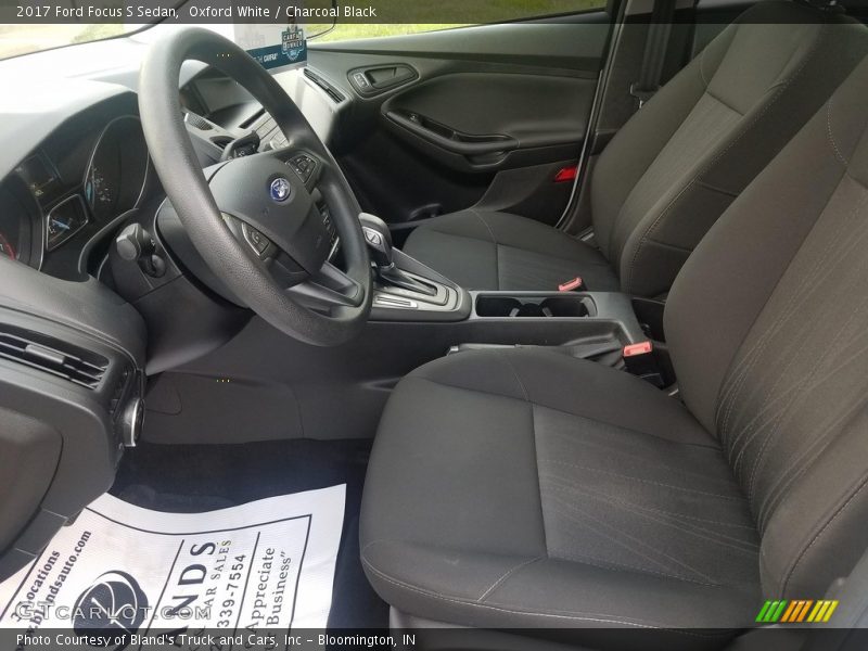 Oxford White / Charcoal Black 2017 Ford Focus S Sedan