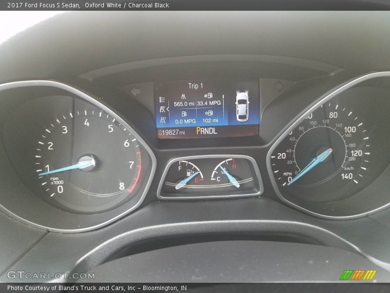 Oxford White / Charcoal Black 2017 Ford Focus S Sedan