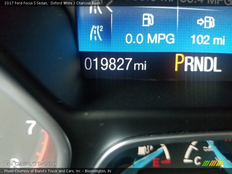 Oxford White / Charcoal Black 2017 Ford Focus S Sedan