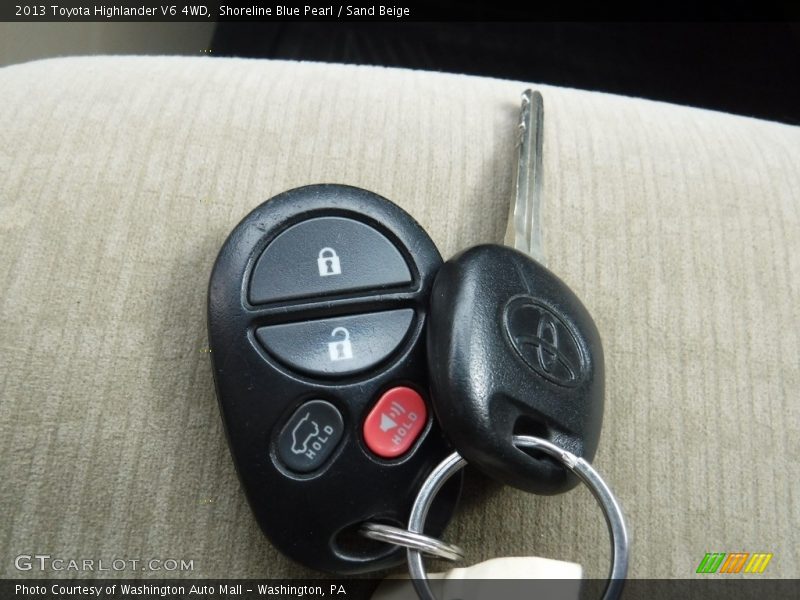 Shoreline Blue Pearl / Sand Beige 2013 Toyota Highlander V6 4WD