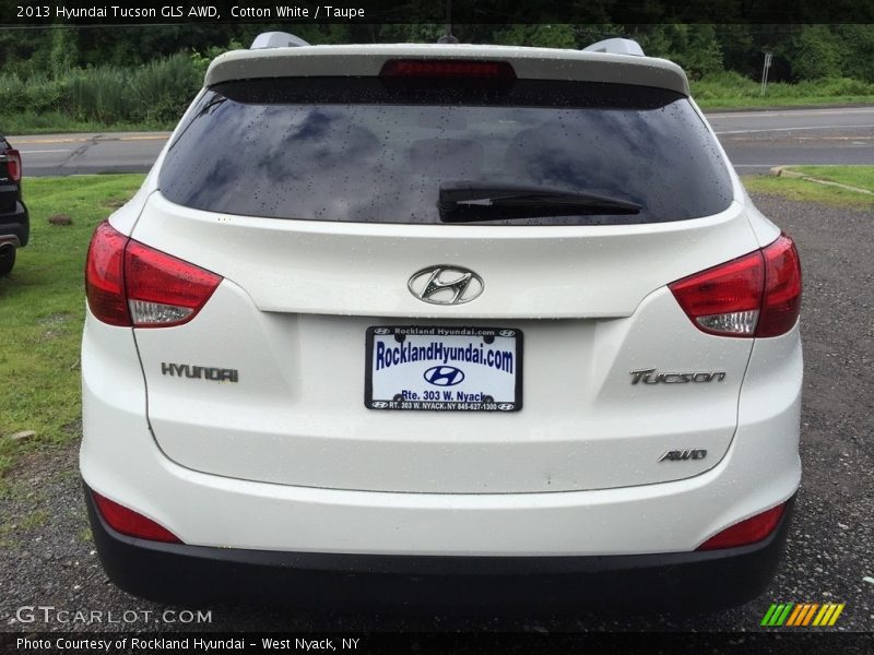 Cotton White / Taupe 2013 Hyundai Tucson GLS AWD