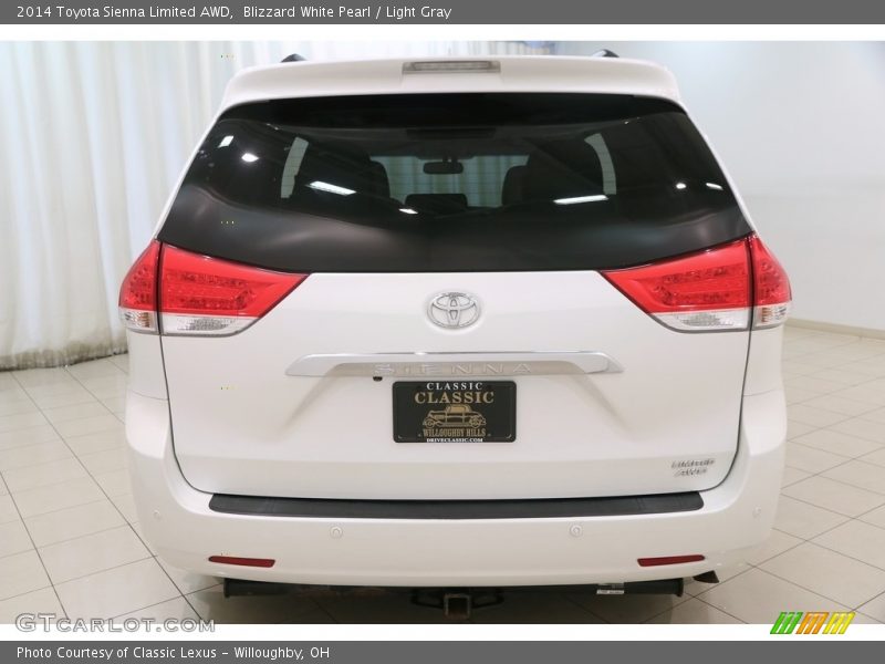 Blizzard White Pearl / Light Gray 2014 Toyota Sienna Limited AWD