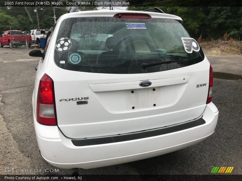 Cloud 9 White / Dark Flint/Light Flint 2005 Ford Focus ZXW SES Wagon