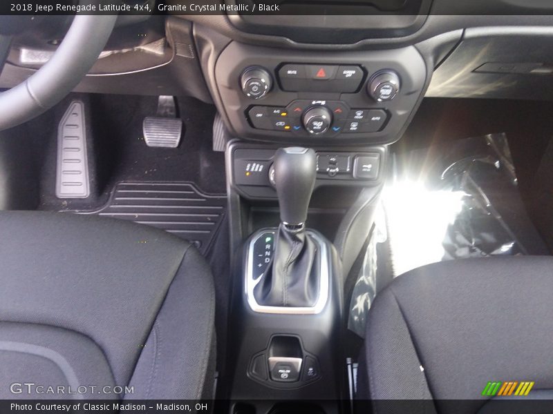 Granite Crystal Metallic / Black 2018 Jeep Renegade Latitude 4x4